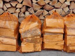 Hot sales price Oak Firewood / Birch Firewood / Spruce Firewood